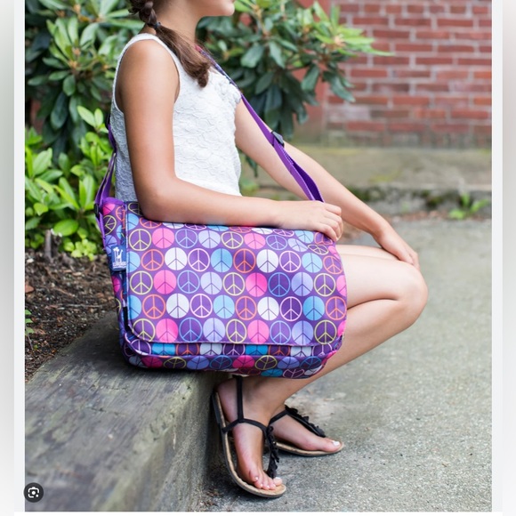 Lands’ End Messenger Computer Crossbody Bag - Picture 10 of 10